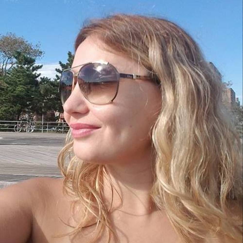 Meet your Posher, Alexia
